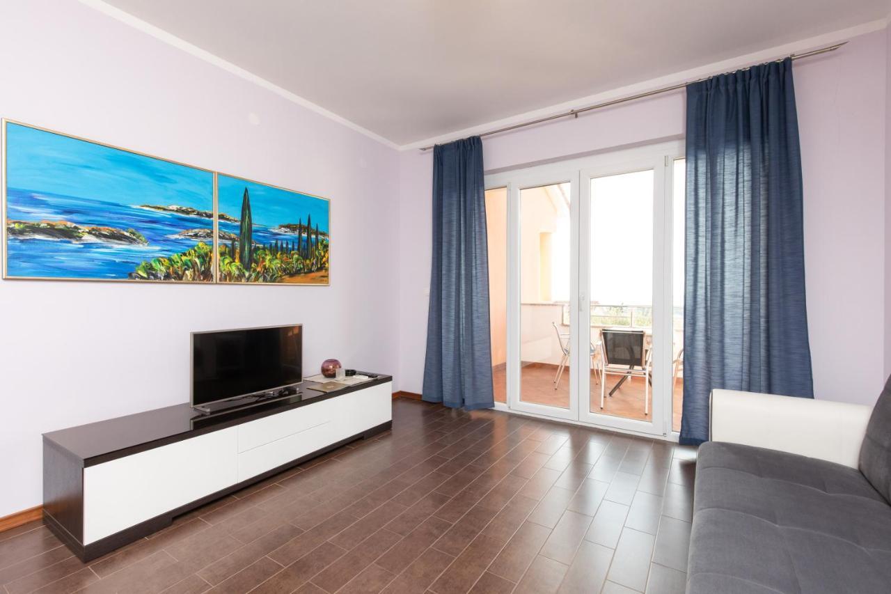 Apartments Bella Vista Krk Town Eksteriør bilde