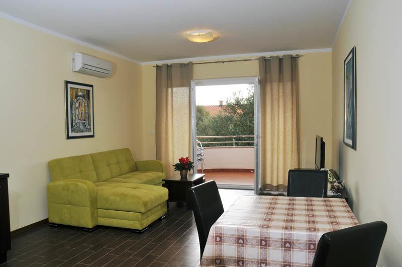 Apartments Bella Vista Krk Town Eksteriør bilde